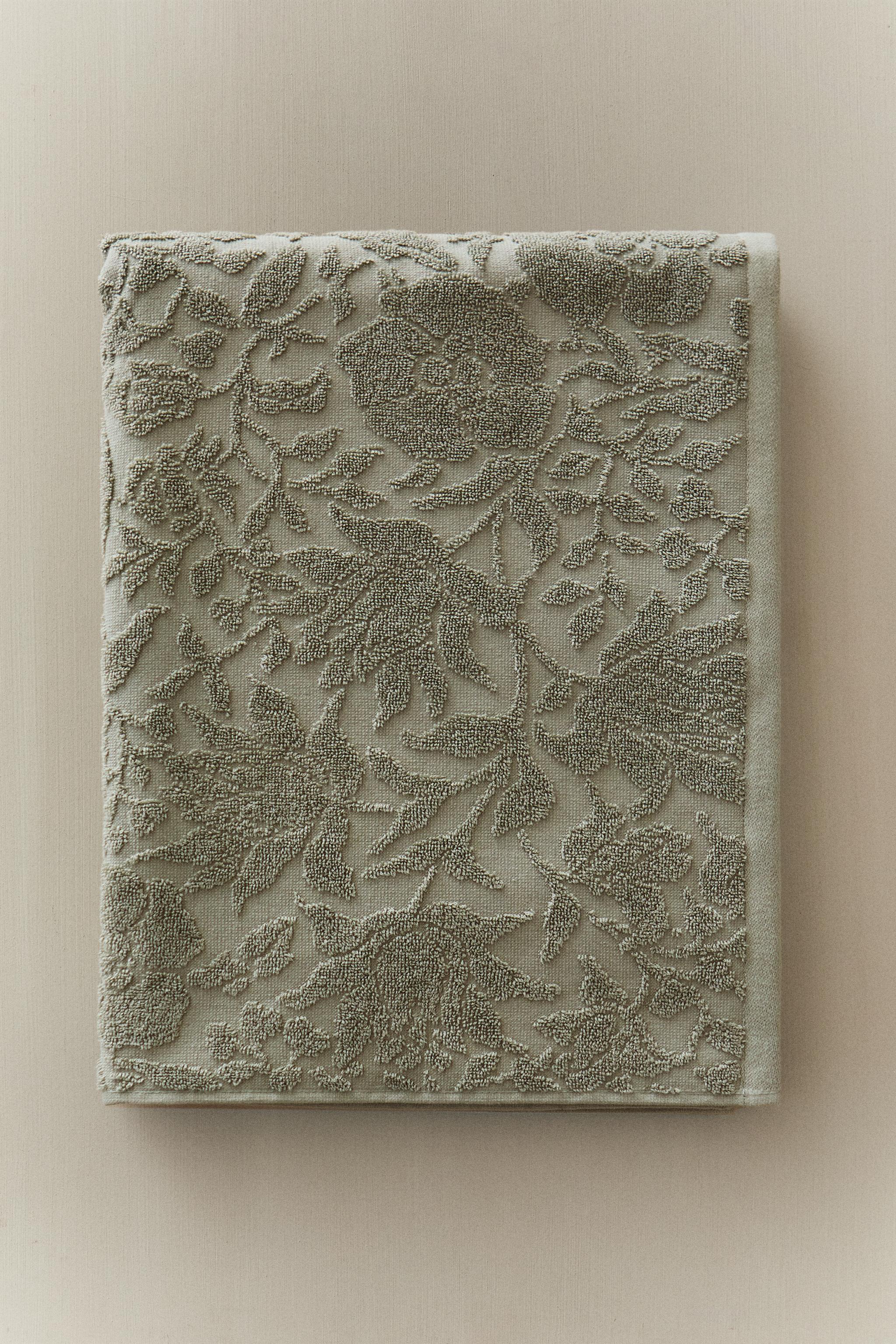 FLORAL JACQUARD BATH TOWEL